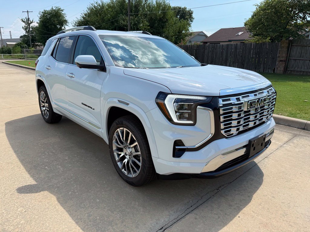 New 2026 GMC Terrain Denali w/ LPO, Black Badging Package AWD/4WD image 7