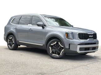 Used 2024 Kia Telluride EX w/ EX Captain's Chair Package AWD/4WD video 2