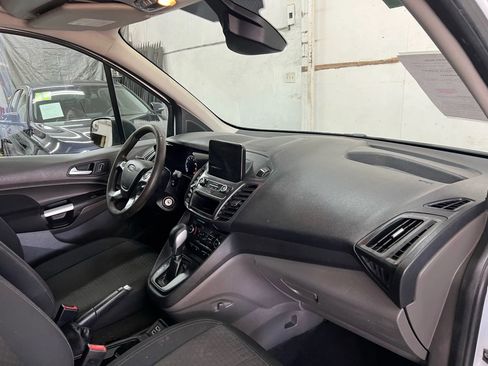 Used 2019 Ford Transit Connect XLT image 18