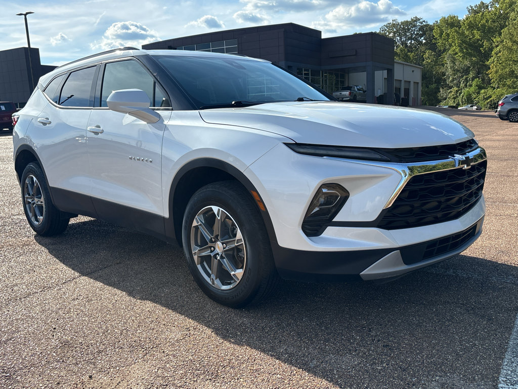 Used 2024 Chevrolet Blazer LT w/ Convenience Package FWD image 1