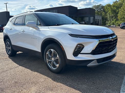 Used 2024 Chevrolet Blazer LT w/ Convenience Package FWD image 1