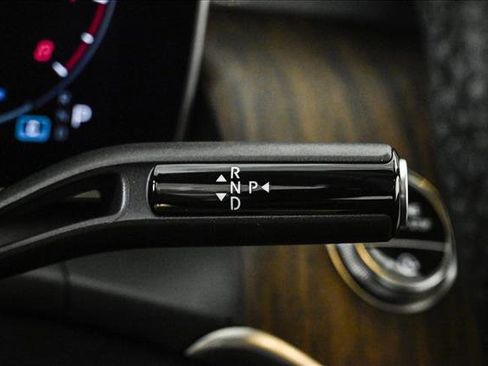 Certified 2025 Mercedes-Benz GLC 300 4MATIC image 12