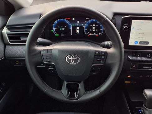 Used 2025 Toyota Camry XLE FWD image 20
