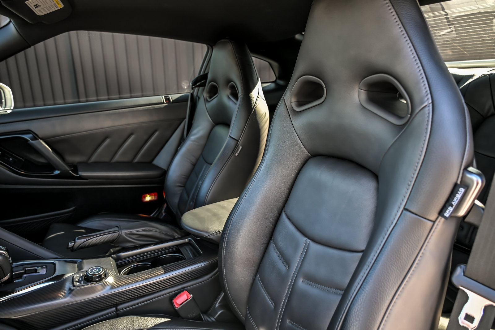 Used 2024 Nissan GT-R Premium w/ Premium Interior Package AWD/4WD image 25