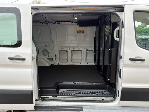 Used 2024 Ford Transit 250 Low Roof w/ Exterior Upgrade Package RWD image 31