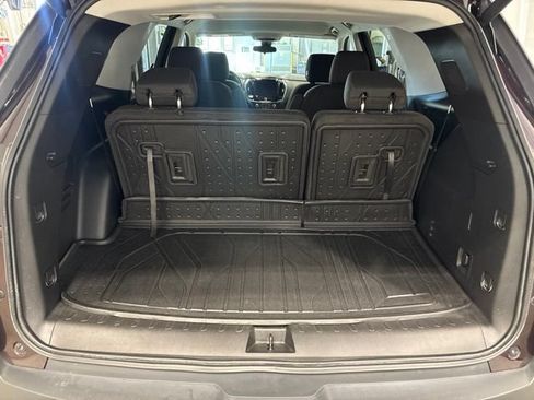 Used 2020 Chevrolet Traverse LT w/ Driver Confidence II Package AWD/4WD image 32