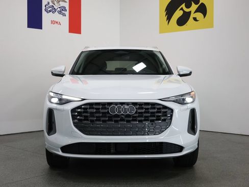 Used 2025 Audi Q5 Premium Plus w/ Premium Plus AWD/4WD image 7