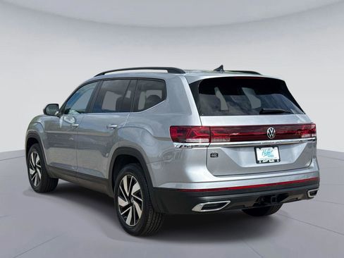 Used 2025 Volkswagen Atlas SE FWD image 6
