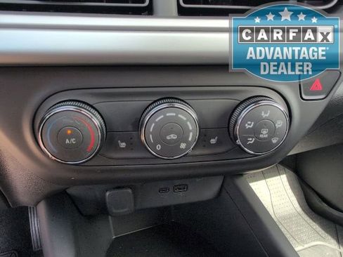 Used 2024 Chevrolet Trax RS FWD image 20