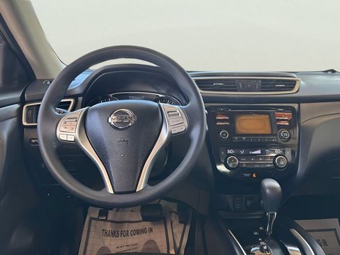 Used 2014 Nissan Rogue SV FWD image 4
