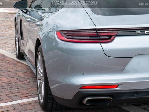 Used 2019 Porsche Panamera RWD image 48