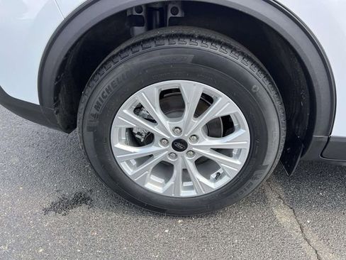 Certified 2025 Ford Escape Active FWD image 10