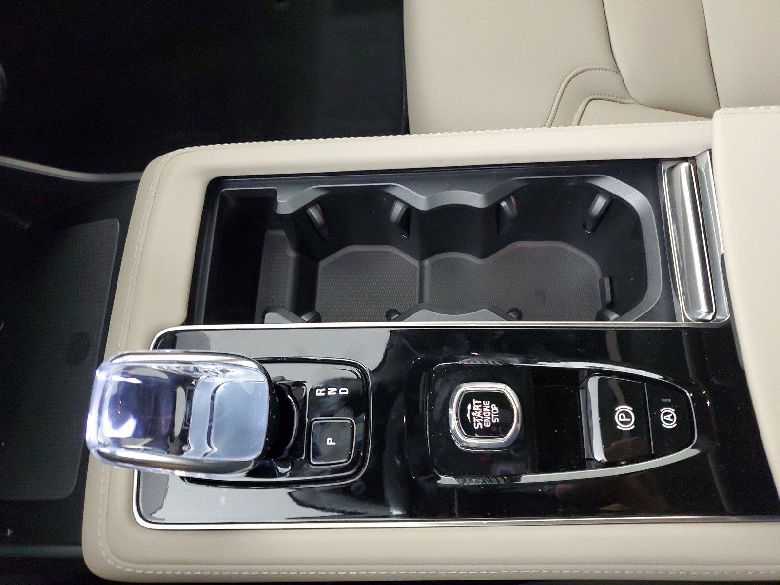 New 2026 Volvo XC90 T8 Plus w/ Protection Package Premier AWD/4WD image 34