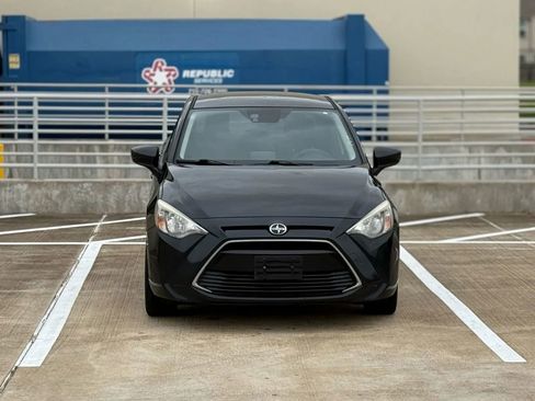 Used 2016 Scion iA FWD image 2