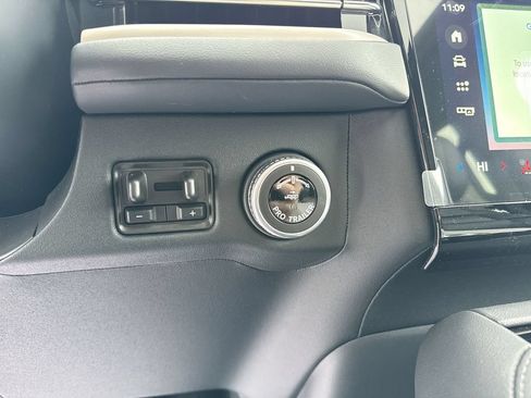 New 2026 Lincoln Navigator Reserve w/ Jet Appearance Package AWD/4WD image 19
