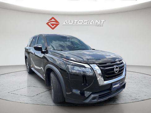 Used 2023 Nissan Pathfinder S AWD/4WD image 2