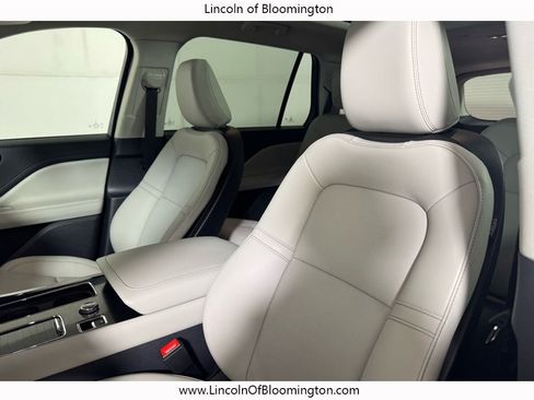 Used 2025 Lincoln Aviator AWD w/ Equipment Group 101A image 21