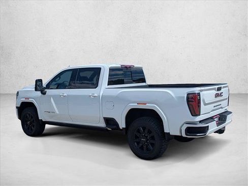 Used 2024 GMC Sierra 2500 AT4 w/ AT4 Premium Plus Package AWD/4WD image 7