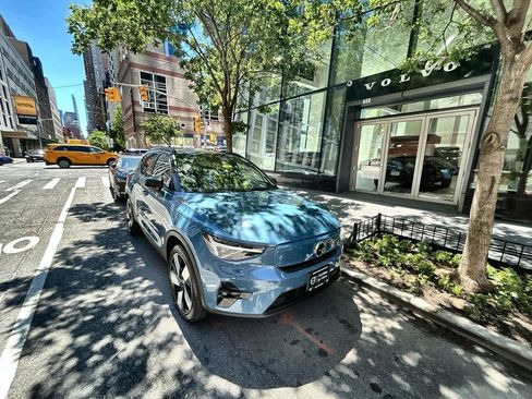 Certified 2024 Volvo XC40 Recharge Plus w/ Protection Package Premier AWD/4WD image 1