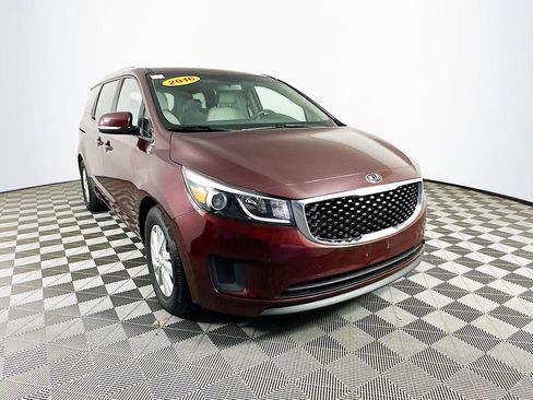 Used 2016 Kia Sedona LX w/ Option Group 020 FWD image 3