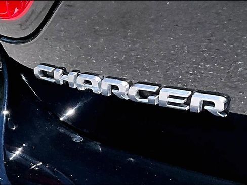 Used 2019 Dodge Charger SXT w/ Leather Interior Group RWD image 10