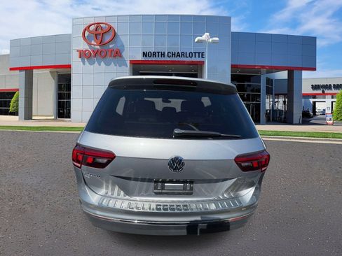 Used 2021 Volkswagen Tiguan SE FWD image 6