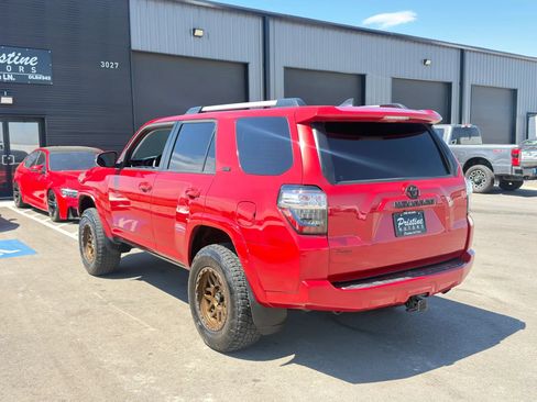 Used 2020 Toyota 4Runner SR5 Premium AWD/4WD image 4