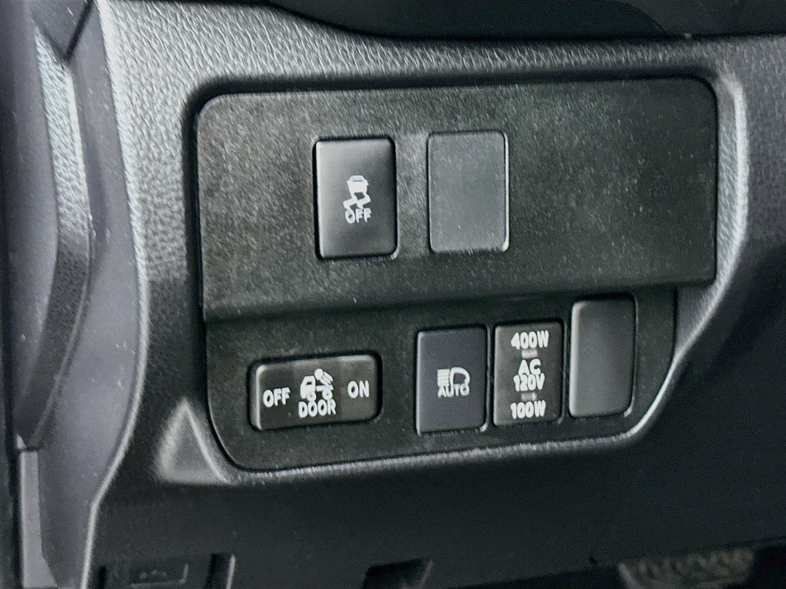Used 2022 Toyota Tacoma TRD Off-Road w/ Technology Package AWD/4WD image 10