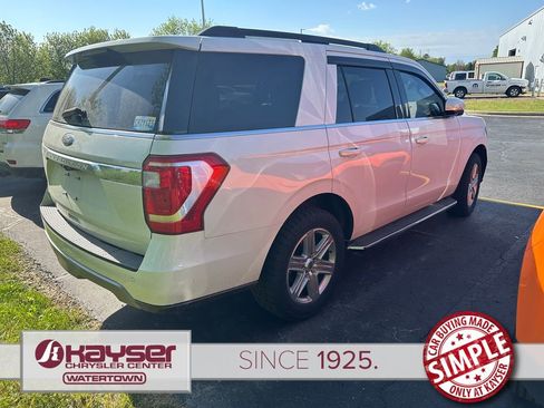 Used 2021 Ford Expedition XLT AWD/4WD image 3