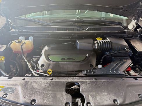 Used 2023 Chrysler Pacifica Touring-L image 30