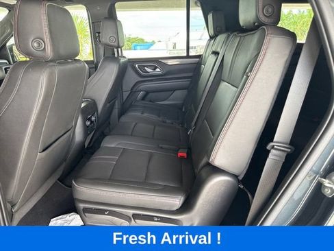 Used 2022 Chevrolet Tahoe RST w/ Luxury Package RWD image 3
