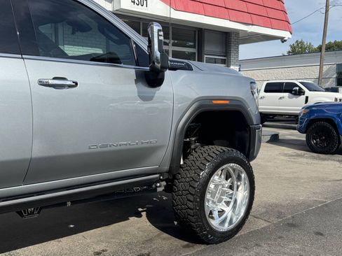 Used 2024 GMC Sierra 3500 Denali Ultimate AWD/4WD image 13