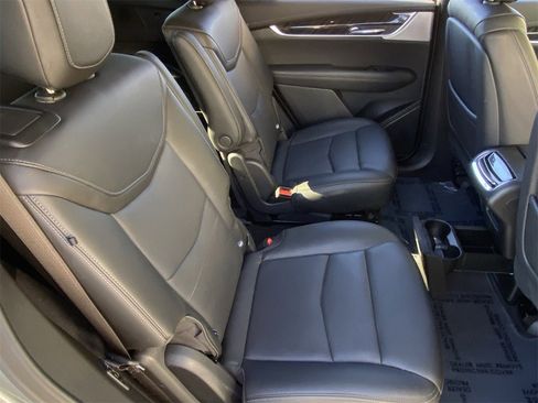 Certified 2025 Cadillac XT6 Premium Luxury image 14