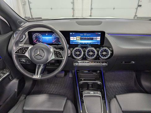 Certified 2025 Mercedes-Benz GLA 250 4MATIC image 17