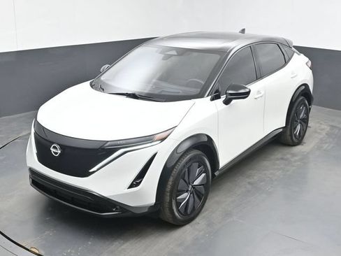 Used 2023 Nissan Ariya AWD image 15