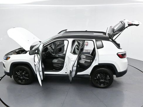 Used 2023 Jeep Compass Latitude AWD/4WD image 38
