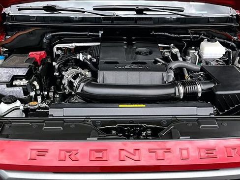 Certified 2024 Nissan Frontier SL RWD image 30