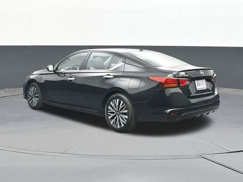 Used 2024 Nissan Altima 2.5 SV image 9