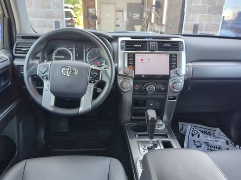 Used 2022 Toyota 4Runner TRD Sport AWD/4WD image 31