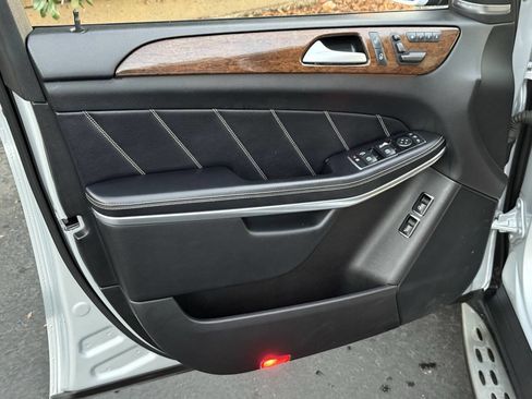 Used 2013 Mercedes-Benz GL 450 4MATIC image 12