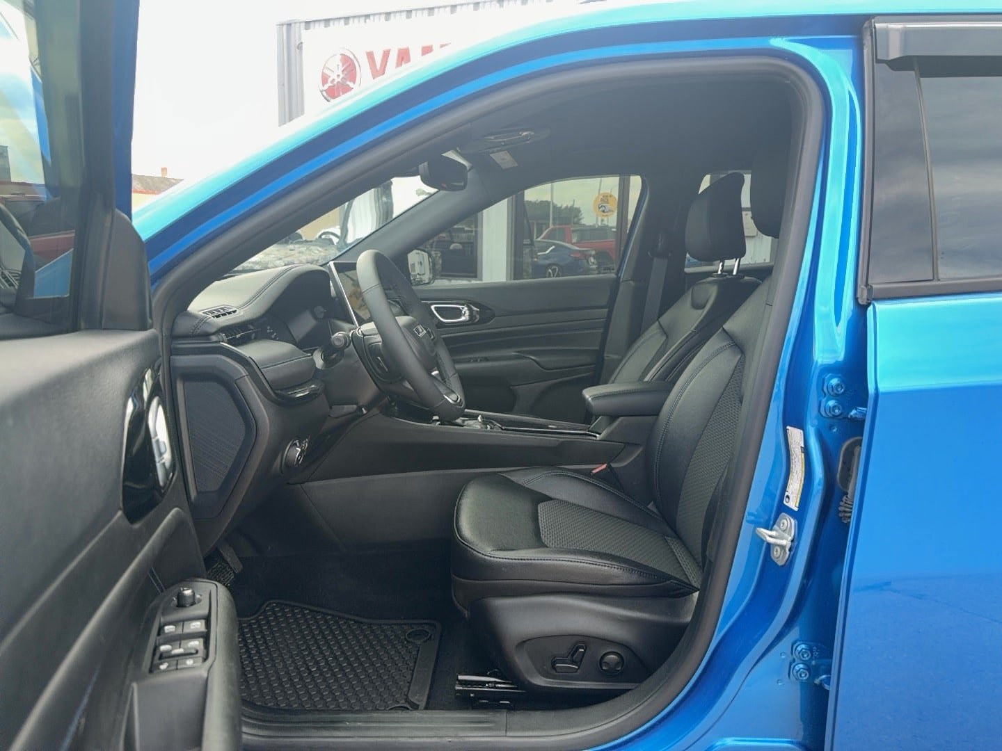 Used 2026 Jeep Compass Latitude w/ Quick Order Package 29K AWD/4WD image 10