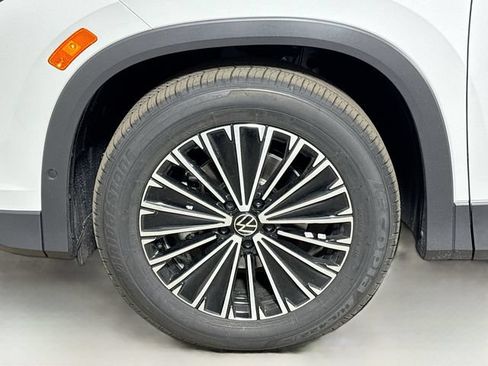 New 2026 Volkswagen Tiguan S FWD image 18