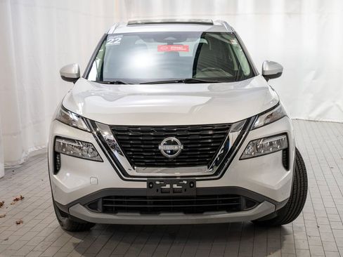 Used 2022 Nissan Rogue SV w/ SV Premium Package image 3