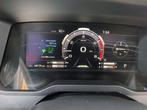 Used 2025 Toyota Tundra Platinum w/ TRD Off-Road Package AWD/4WD image 30