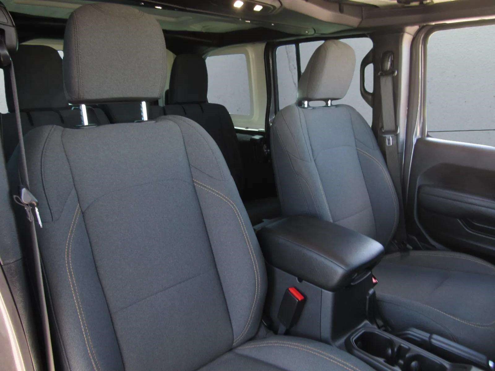 Used 2026 Jeep Wrangler Unlimited Sport AWD/4WD image 10