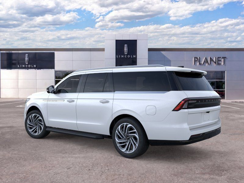 New 2026 Lincoln Navigator L Premier AWD/4WD image 4