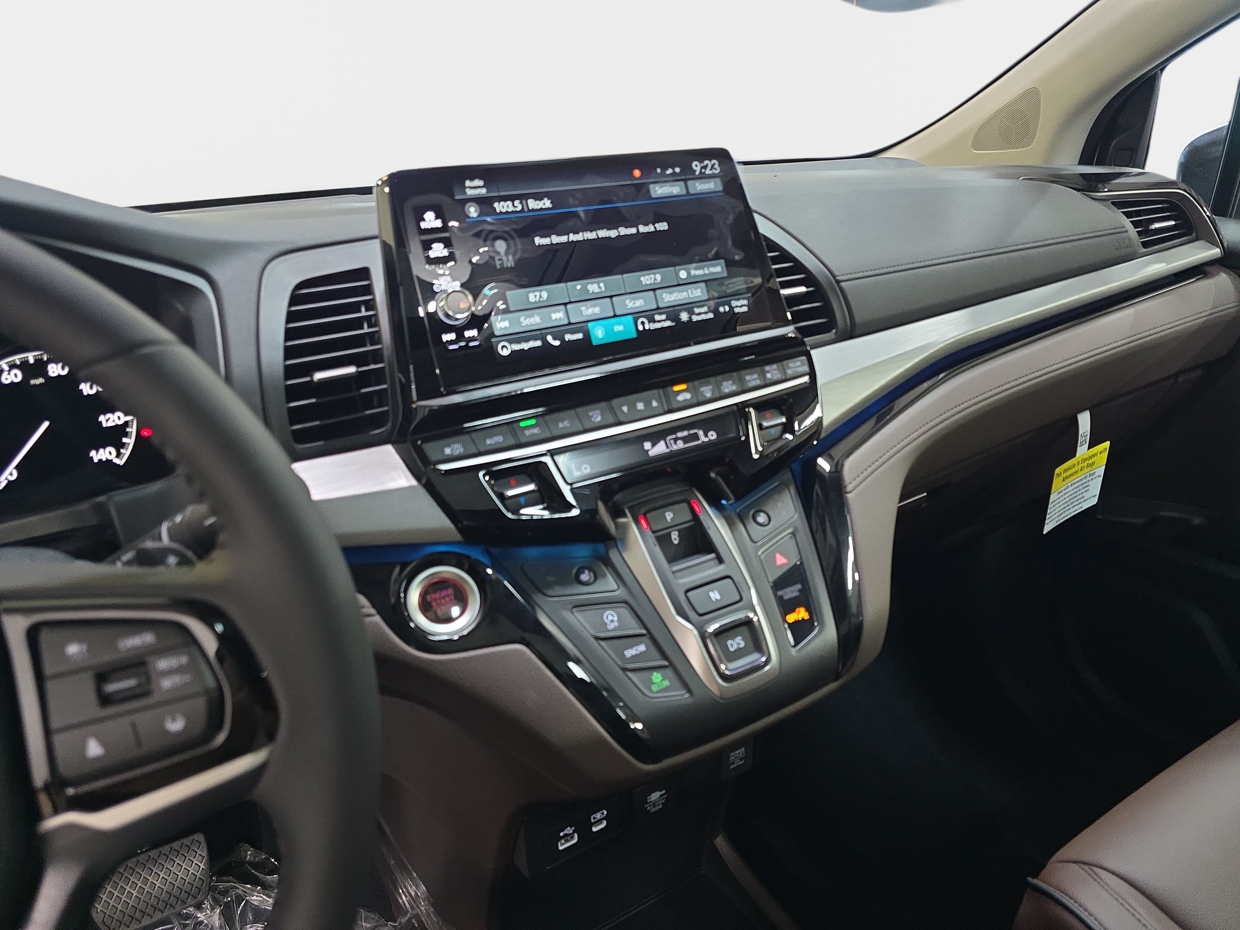 New 2026 Honda Odyssey Touring image 17