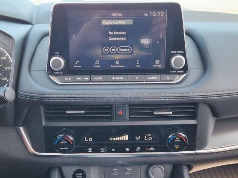 Certified 2025 Nissan Rogue SV FWD image 12