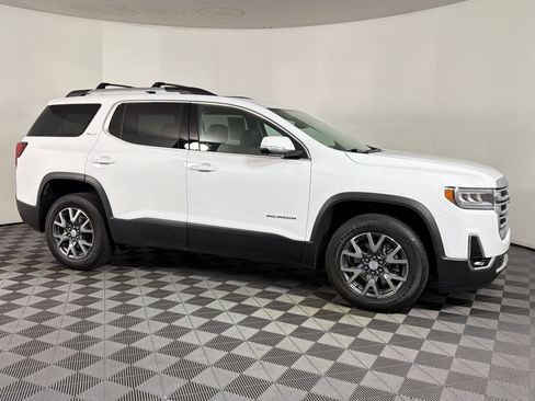 Used 2023 GMC Acadia SLT w/ Technology Package FWD image 7