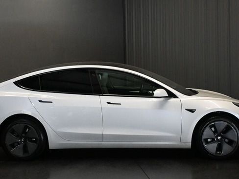 Used 2023 Tesla Model 3 Standard Range RWD image 4